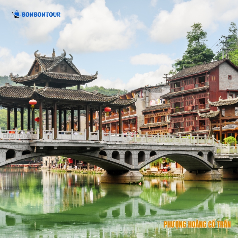 Trương Gia Giới - Phượng Hoàng cổ trấn 6 ngày 5 đêm